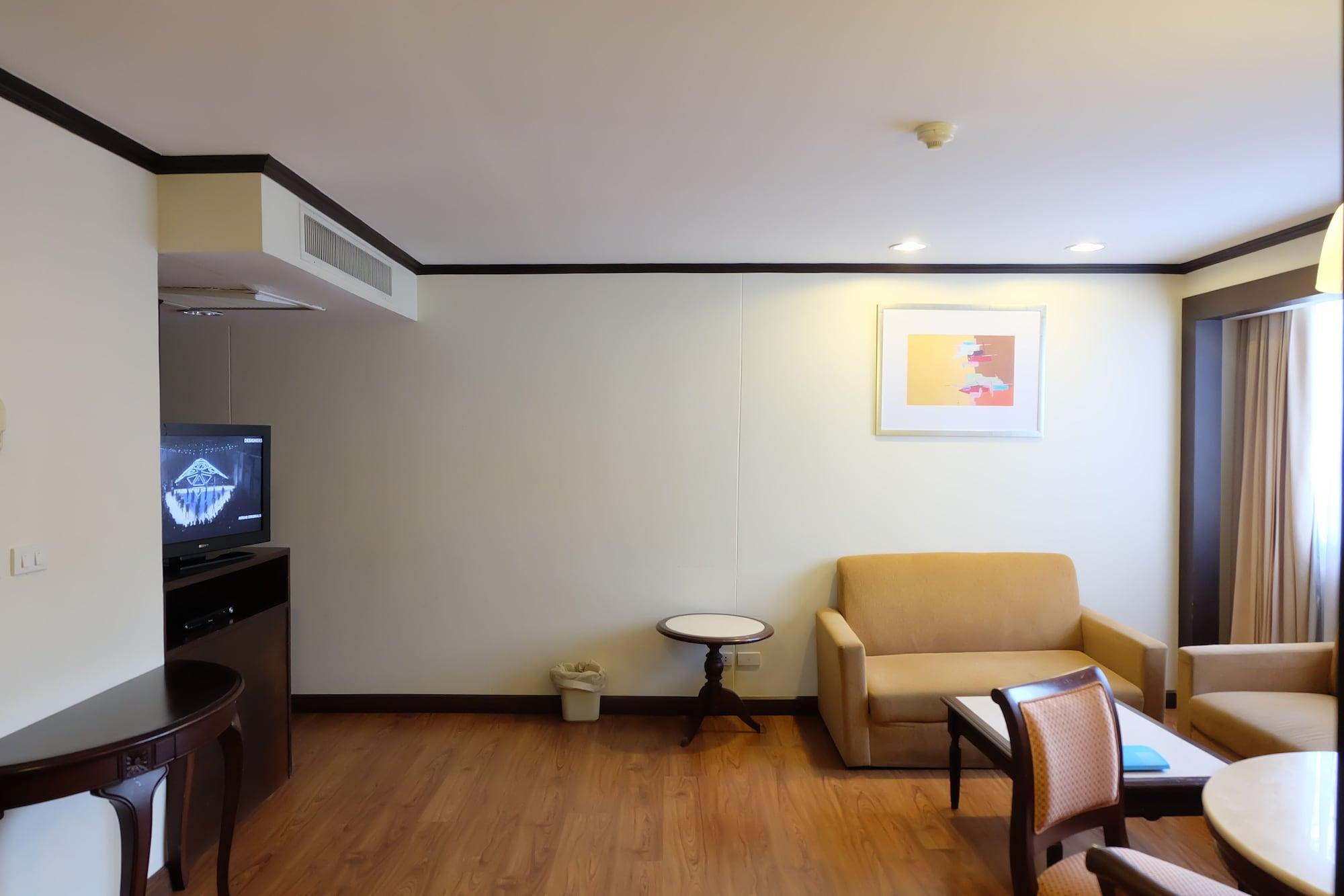 Omni Tower Sukhumvit Nana By Compass Hospitality Apartment