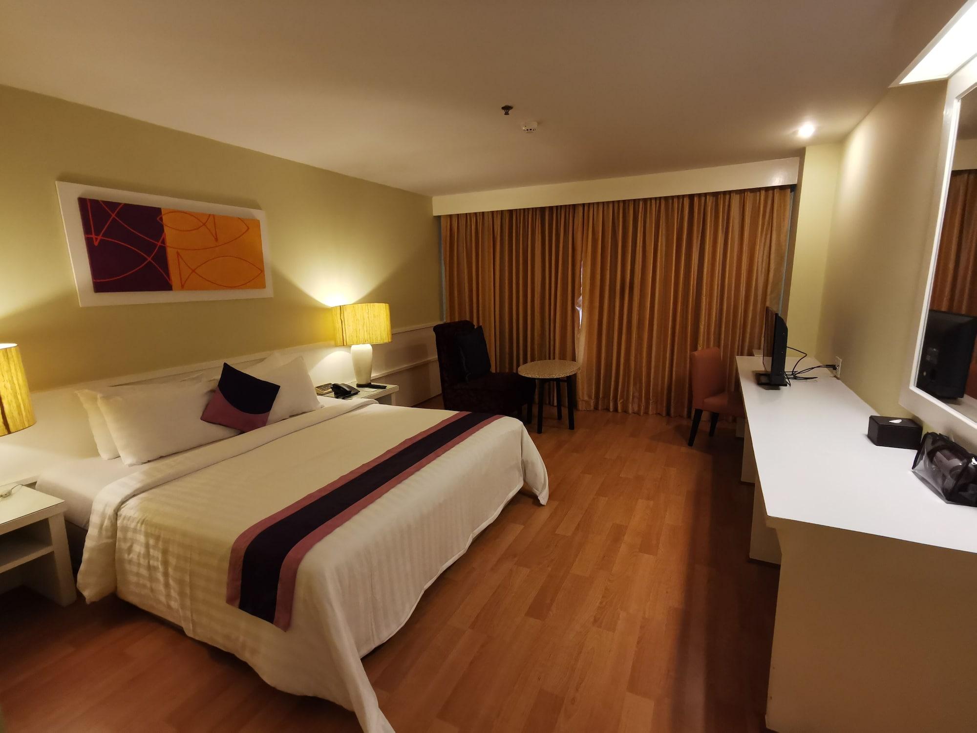 Tongtara Riverview Hotel Bangkok