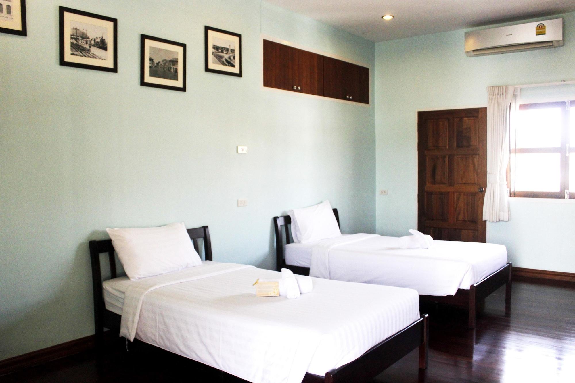 Feung Nakorn Balcony And Cafe 3* Bangkok