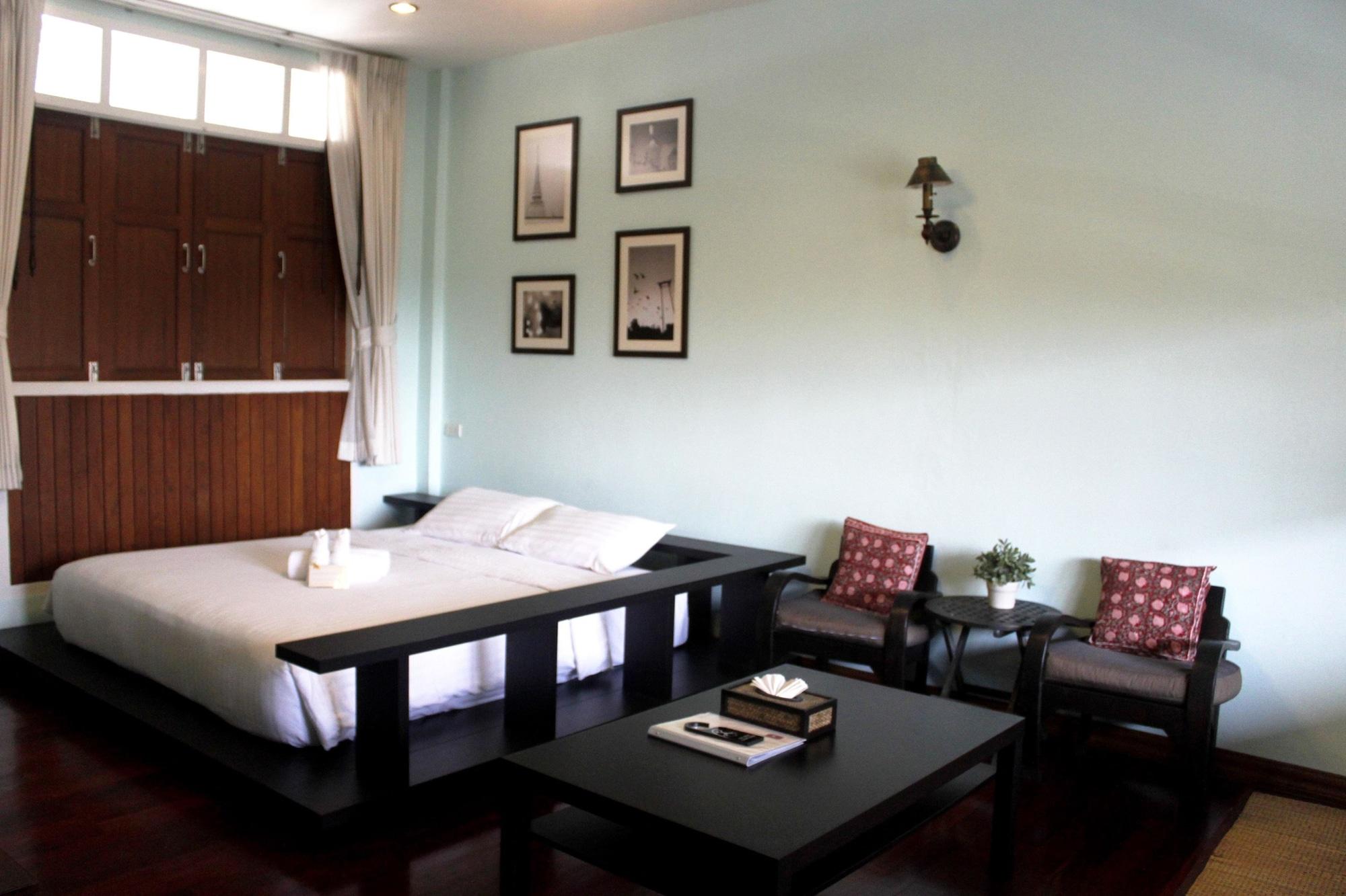Feung Nakorn Balcony And Cafe 3*