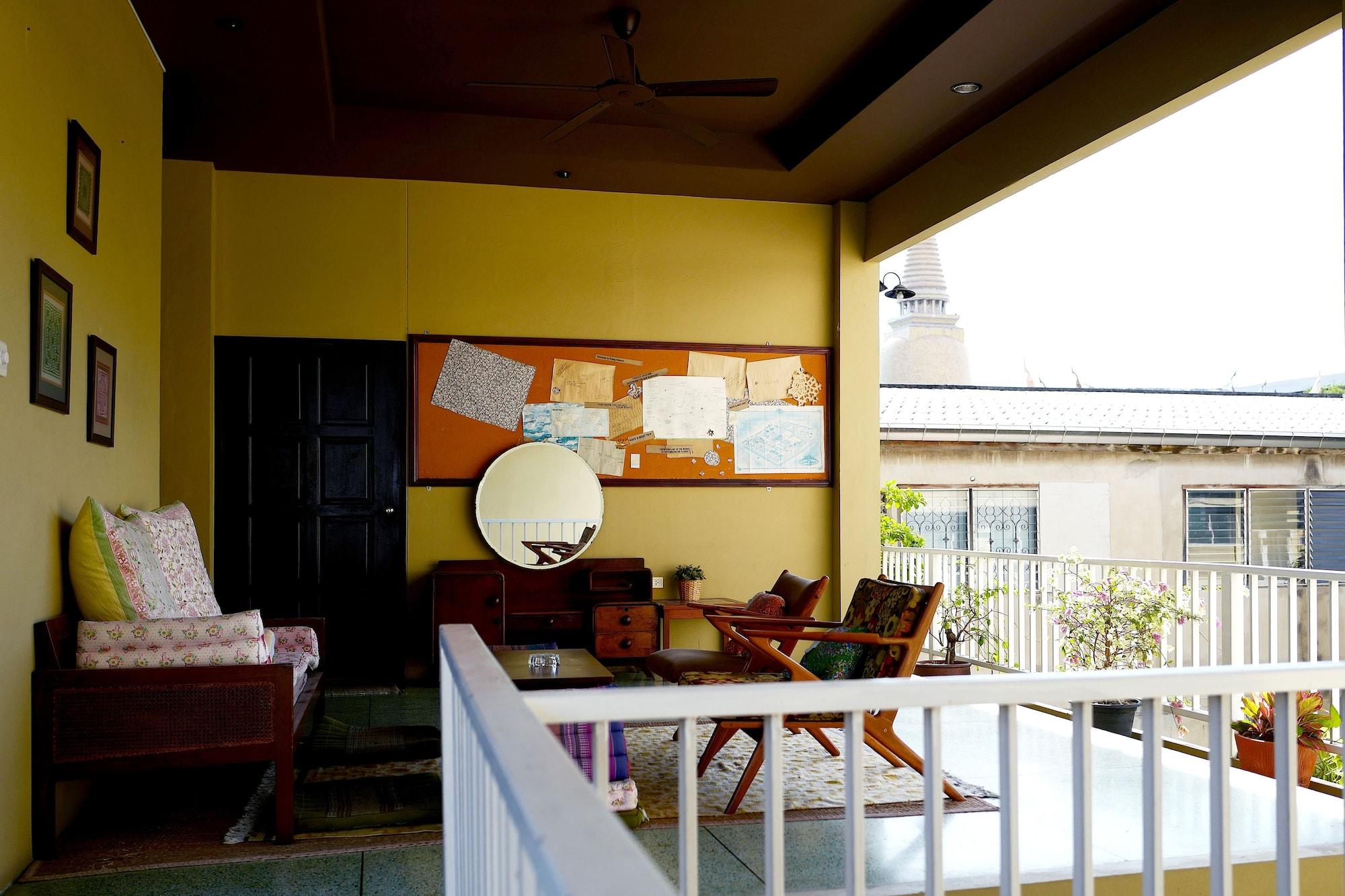 Feung Nakorn Balcony And Cafe 3*