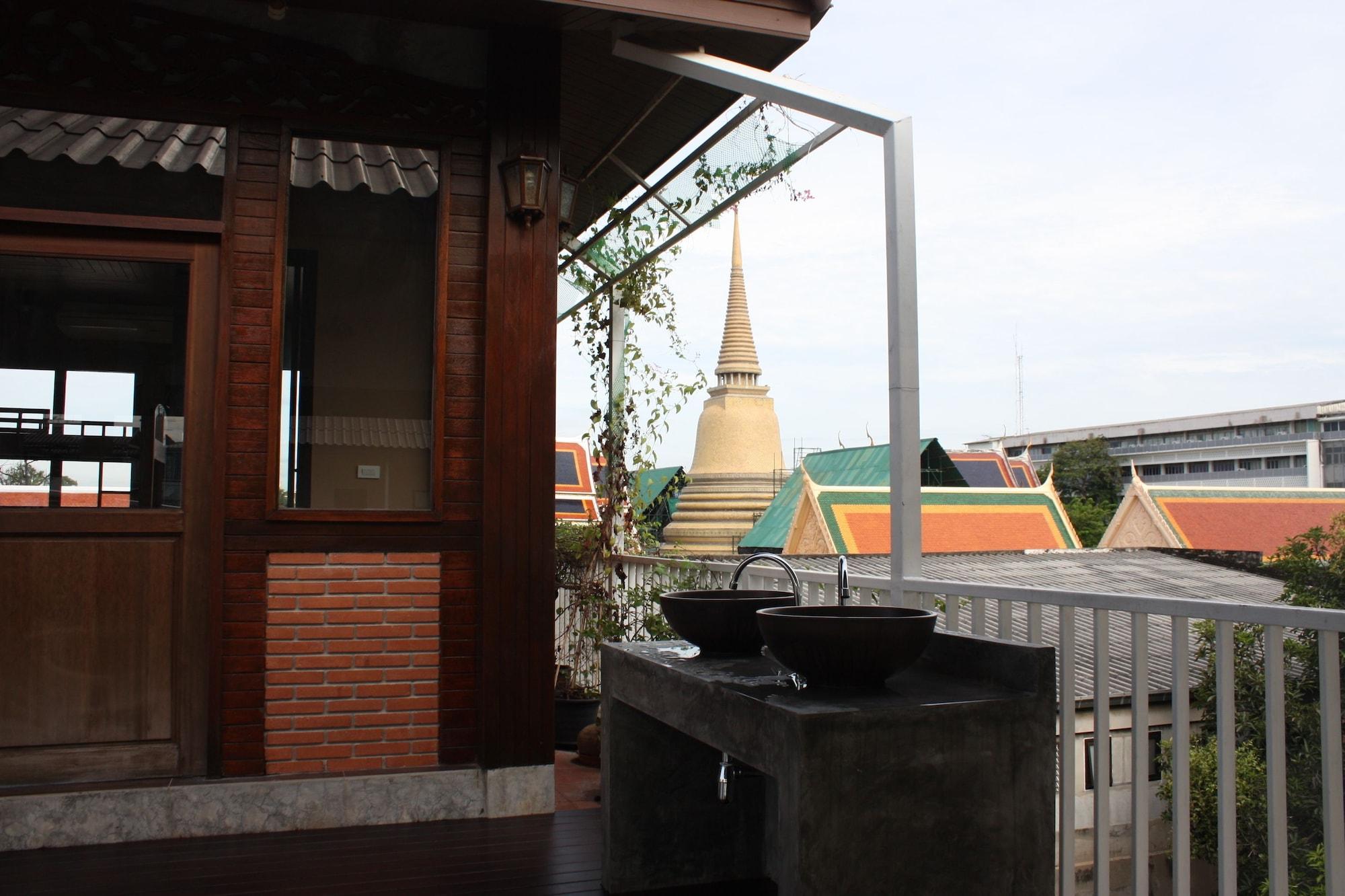 Feung Nakorn Balcony And Cafe 3*