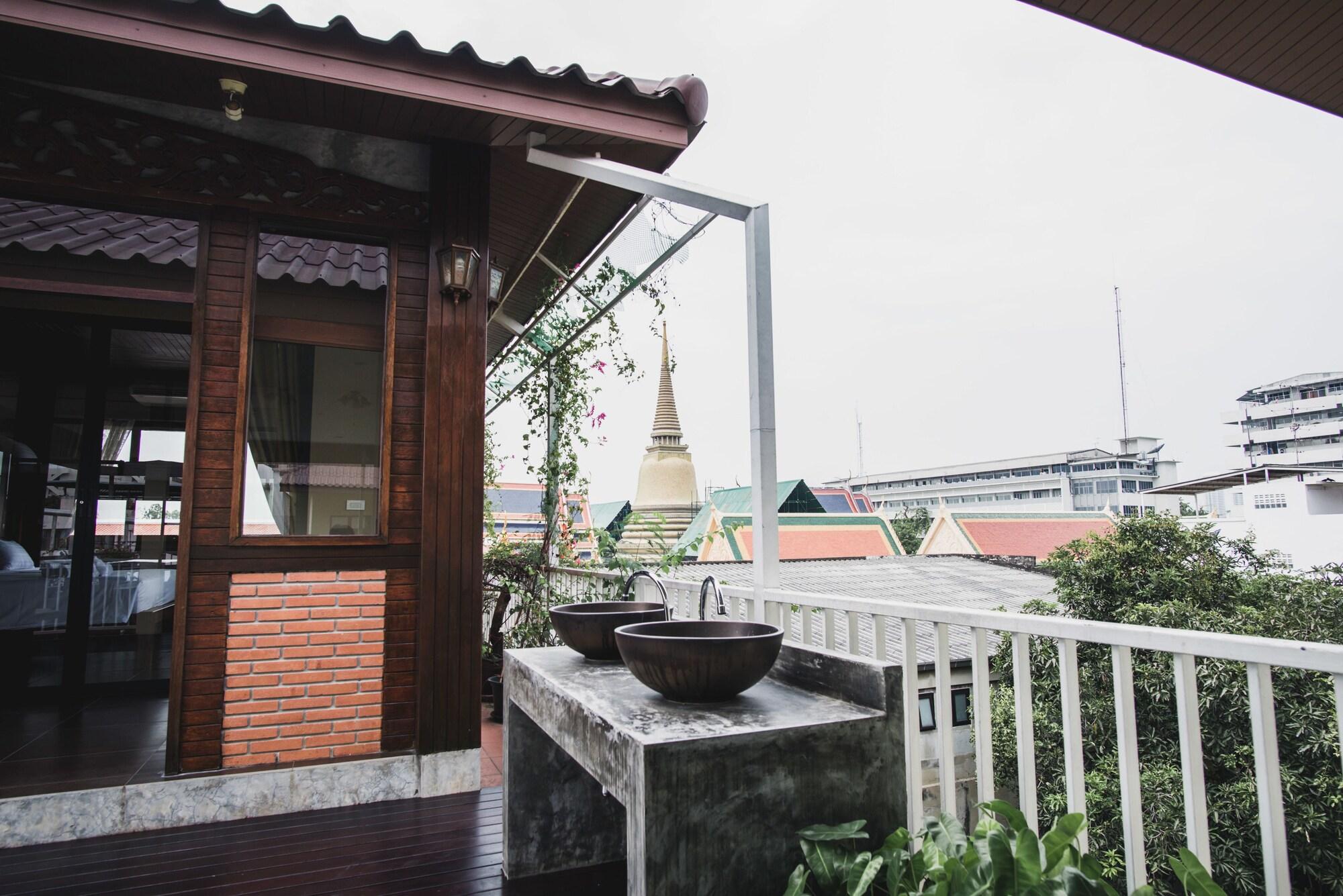 Feung Nakorn Balcony And Cafe 3*