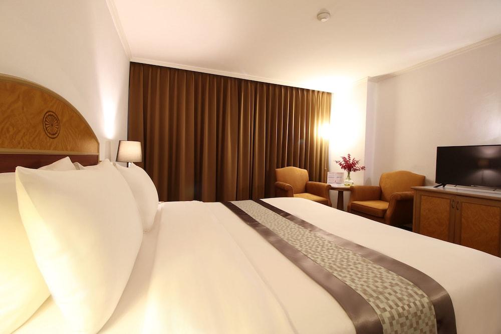 Hotel Grand Tower Rama 6