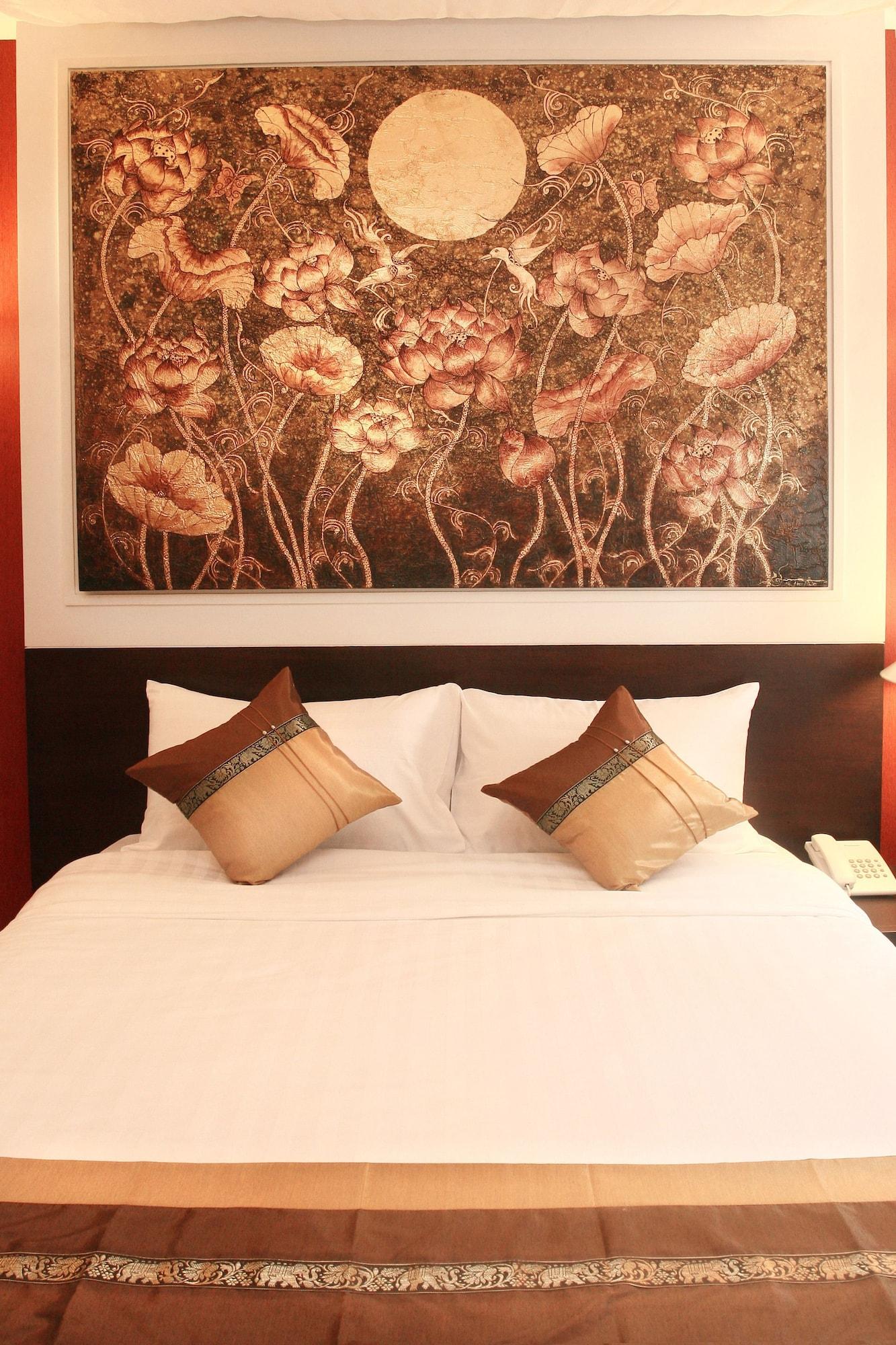 Hotel Mirth Sathorn Bangkok
