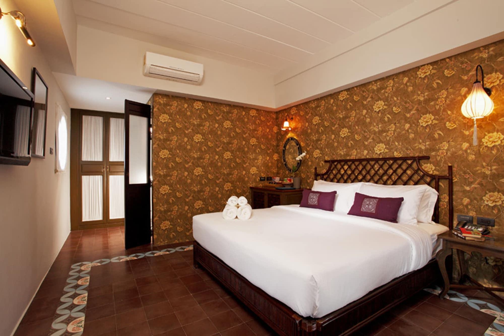 Hotel Baan Chart