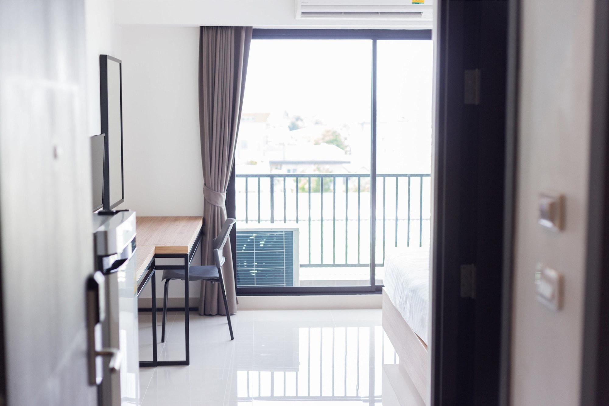 Hotel The Journey Laksi
