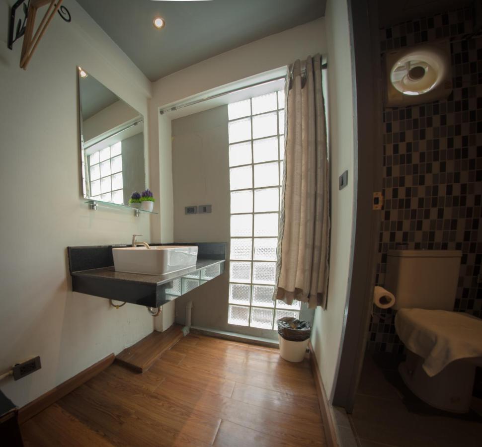 Admire Thonburi Hotel Bangkok
