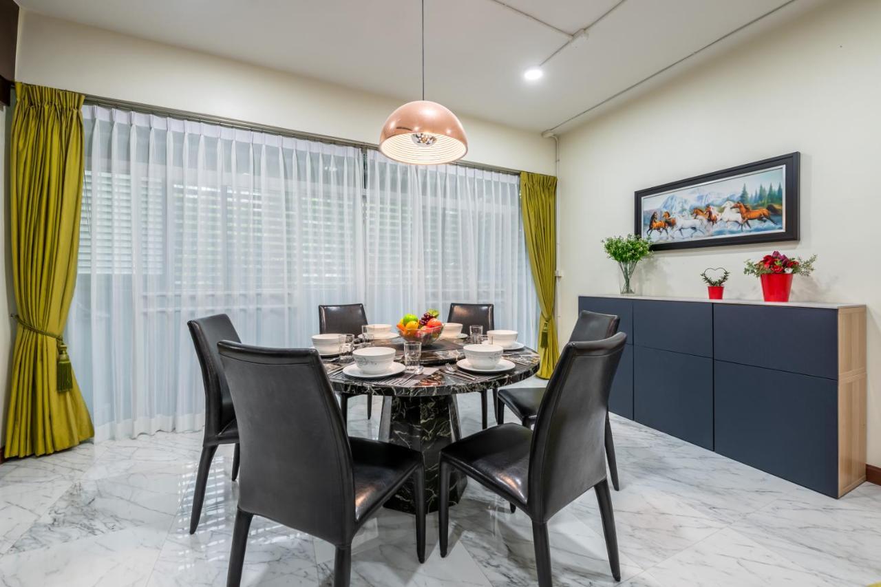 At Four-6 Bed, Center, Nana Bts, Mbk, World, Siam Vila *