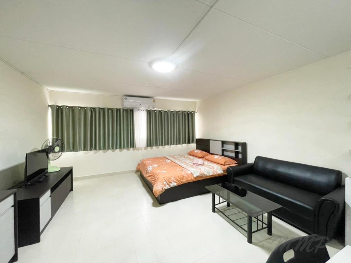 Popular Muang Thong Thani Near Impact Apartment *