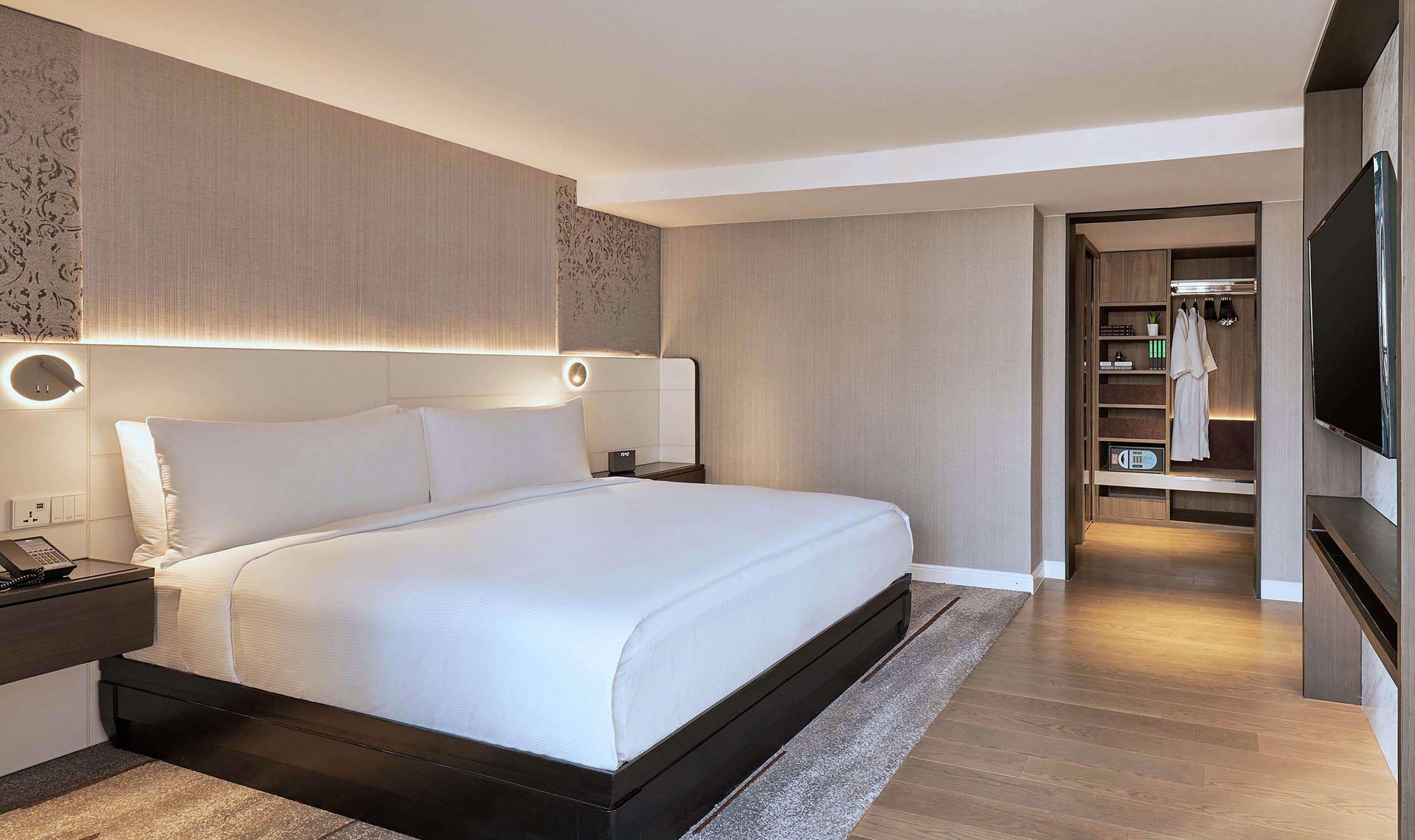 Doubletree By Hilton Ploenchit 4*