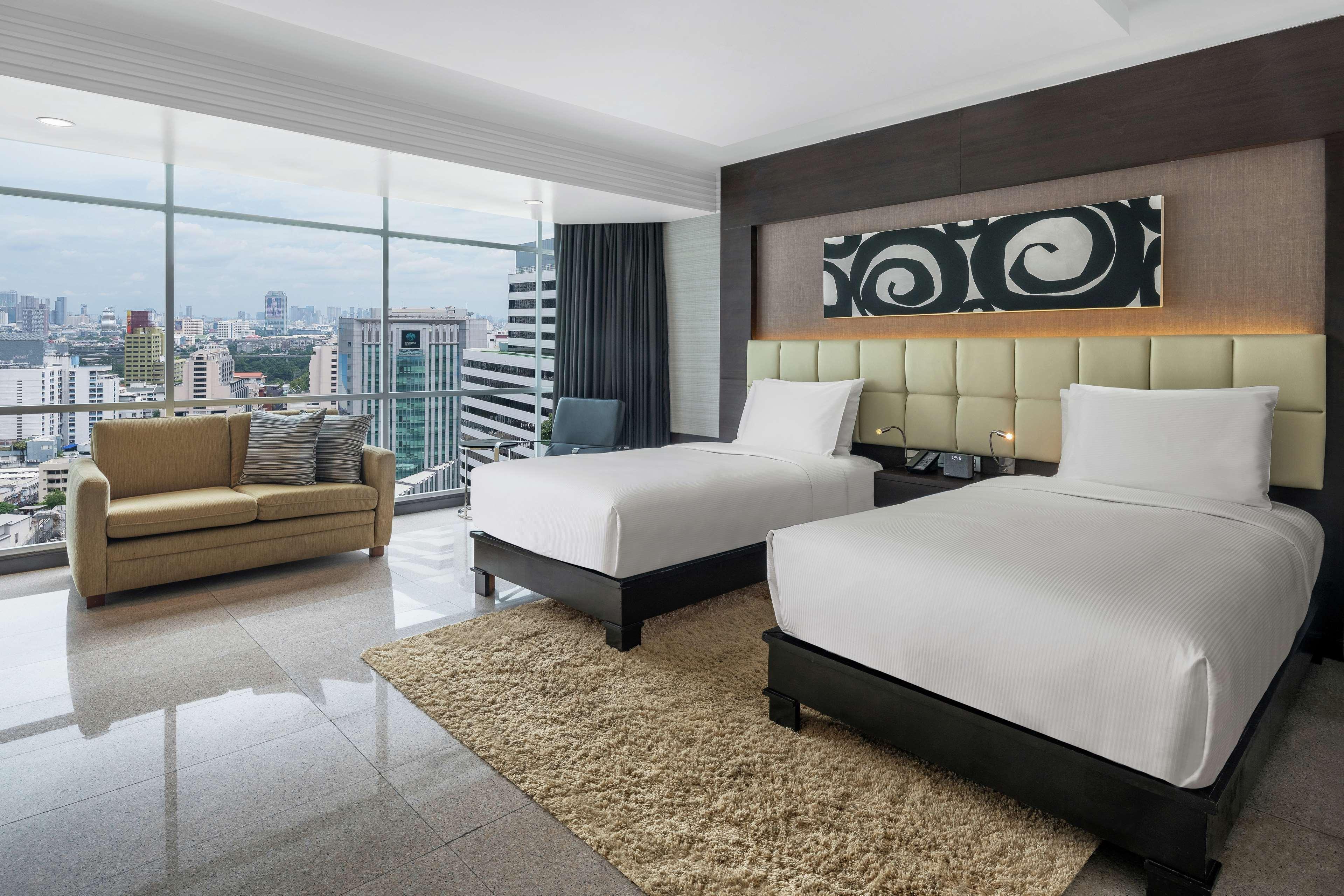 Doubletree By Hilton Ploenchit 4*