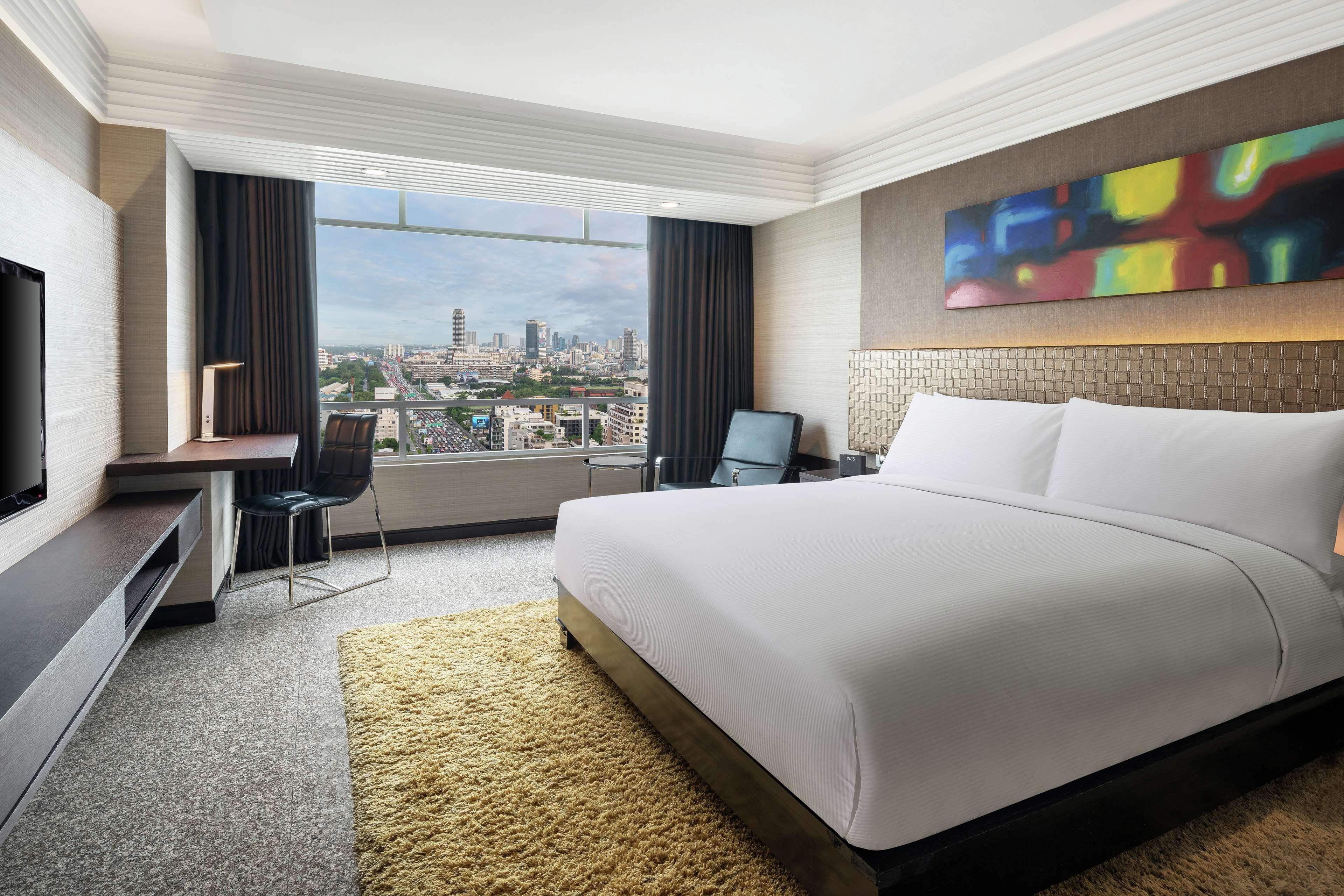 Doubletree By Hilton Ploenchit Hotel Bangkok