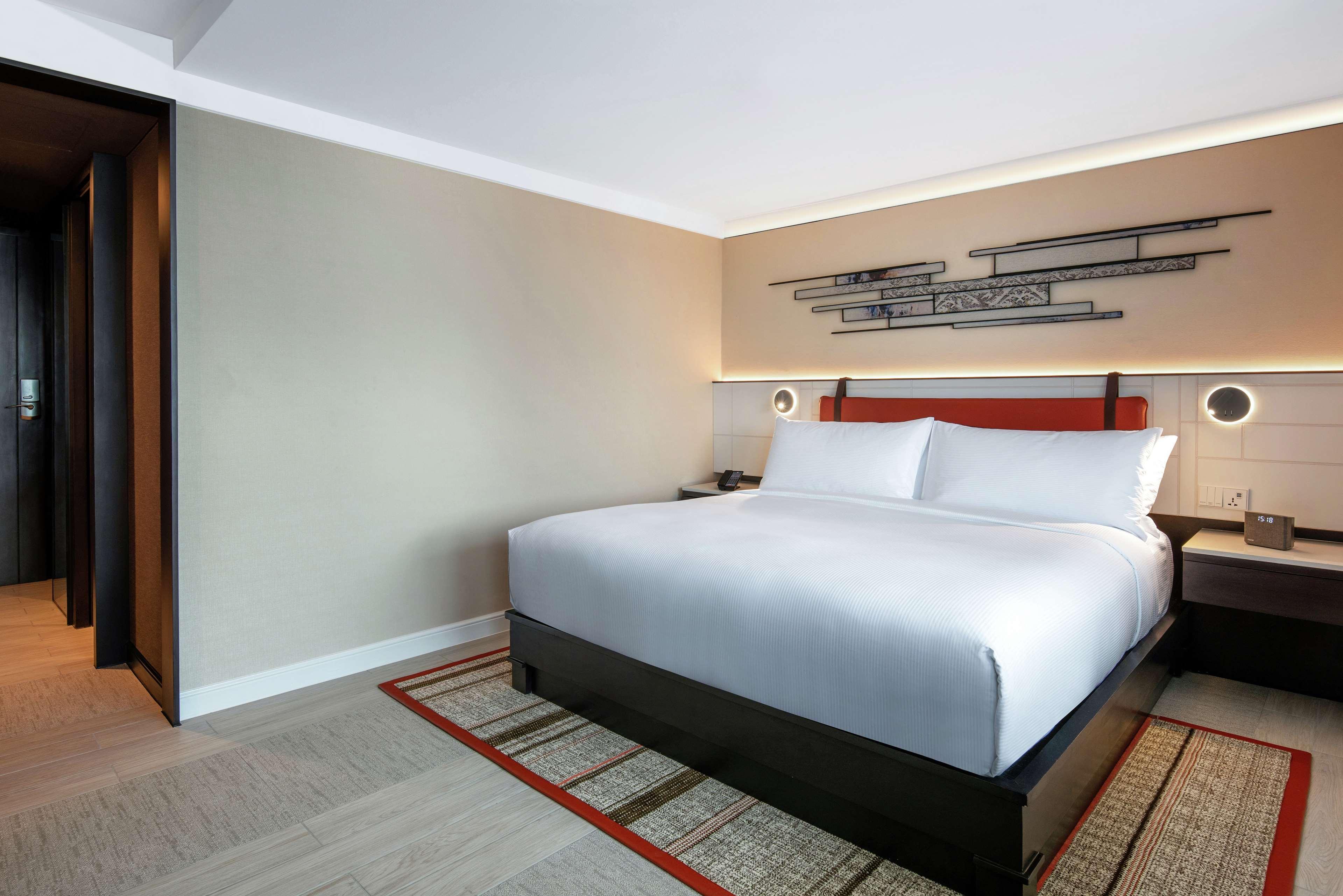 Doubletree By Hilton Ploenchit Hotel Bangkok