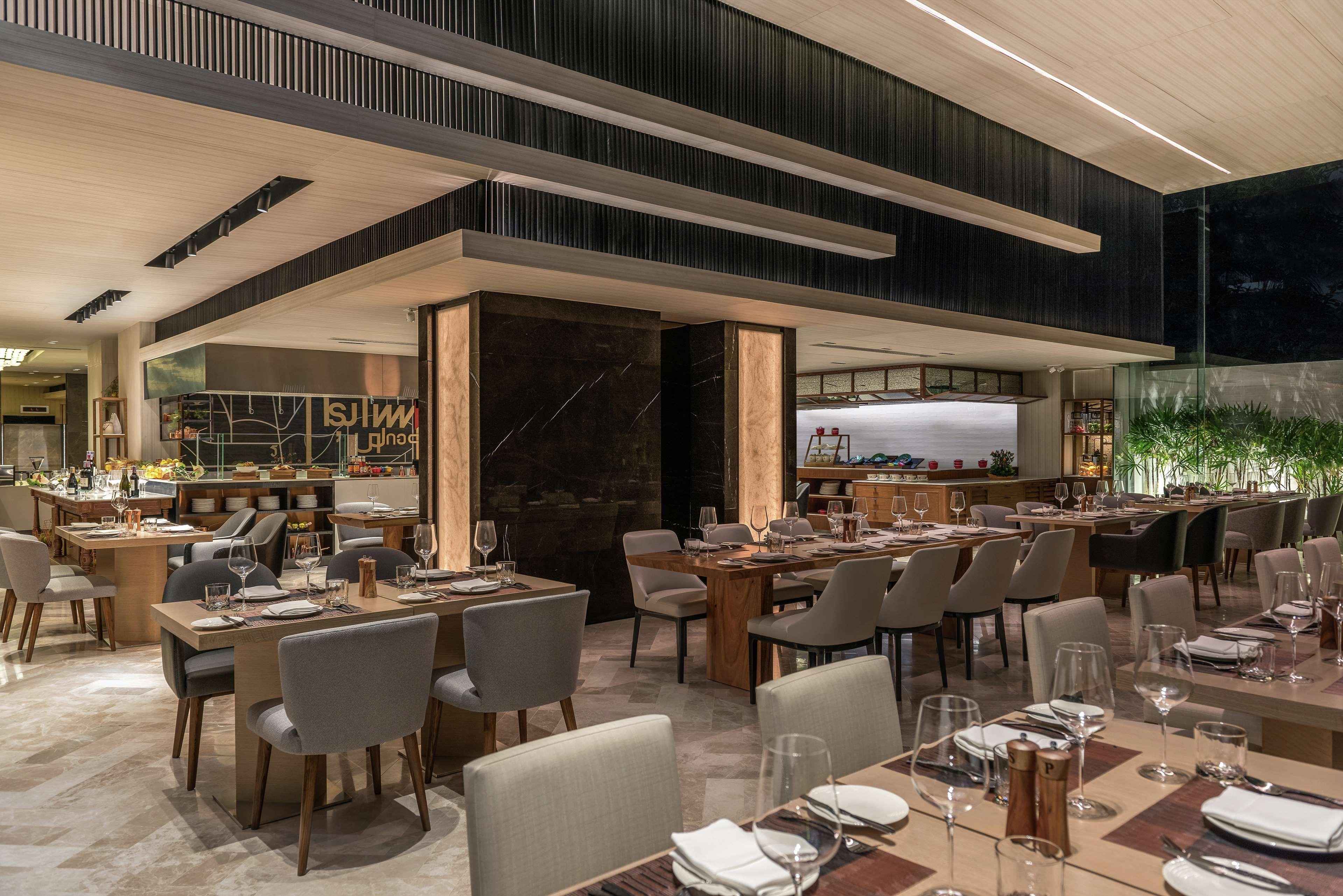 Doubletree By Hilton Ploenchit Hotel Bangkok