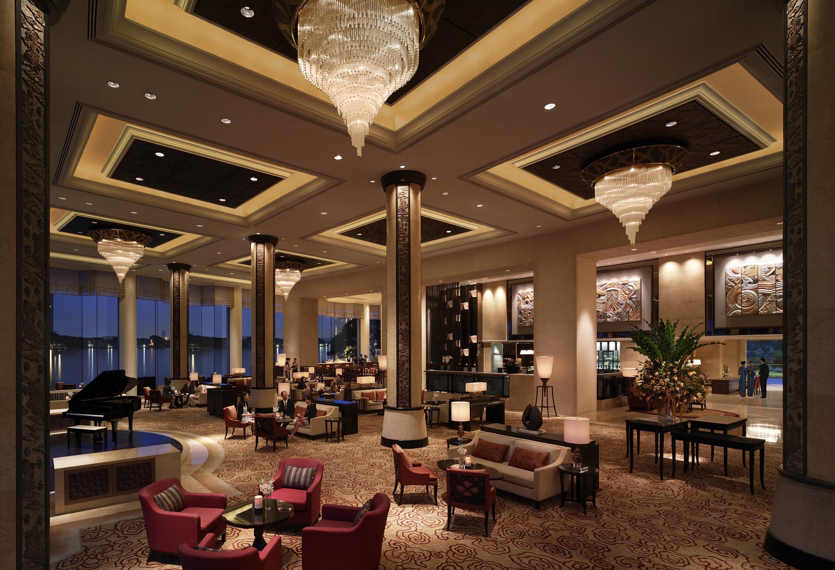 Shangri-la Hotel 5*