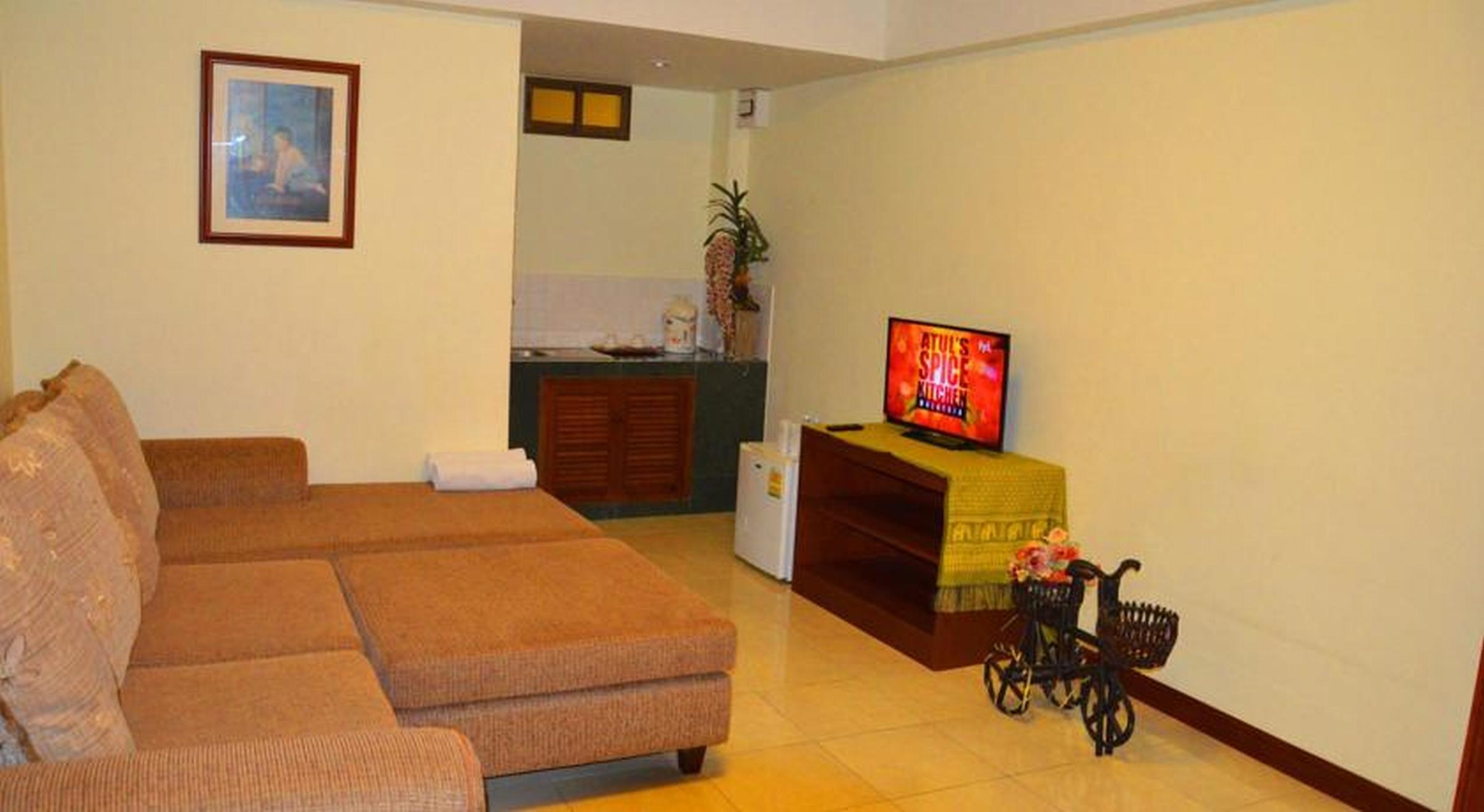 Hotel Silver Gold Garden, Suvarnabhumi Airport 3*