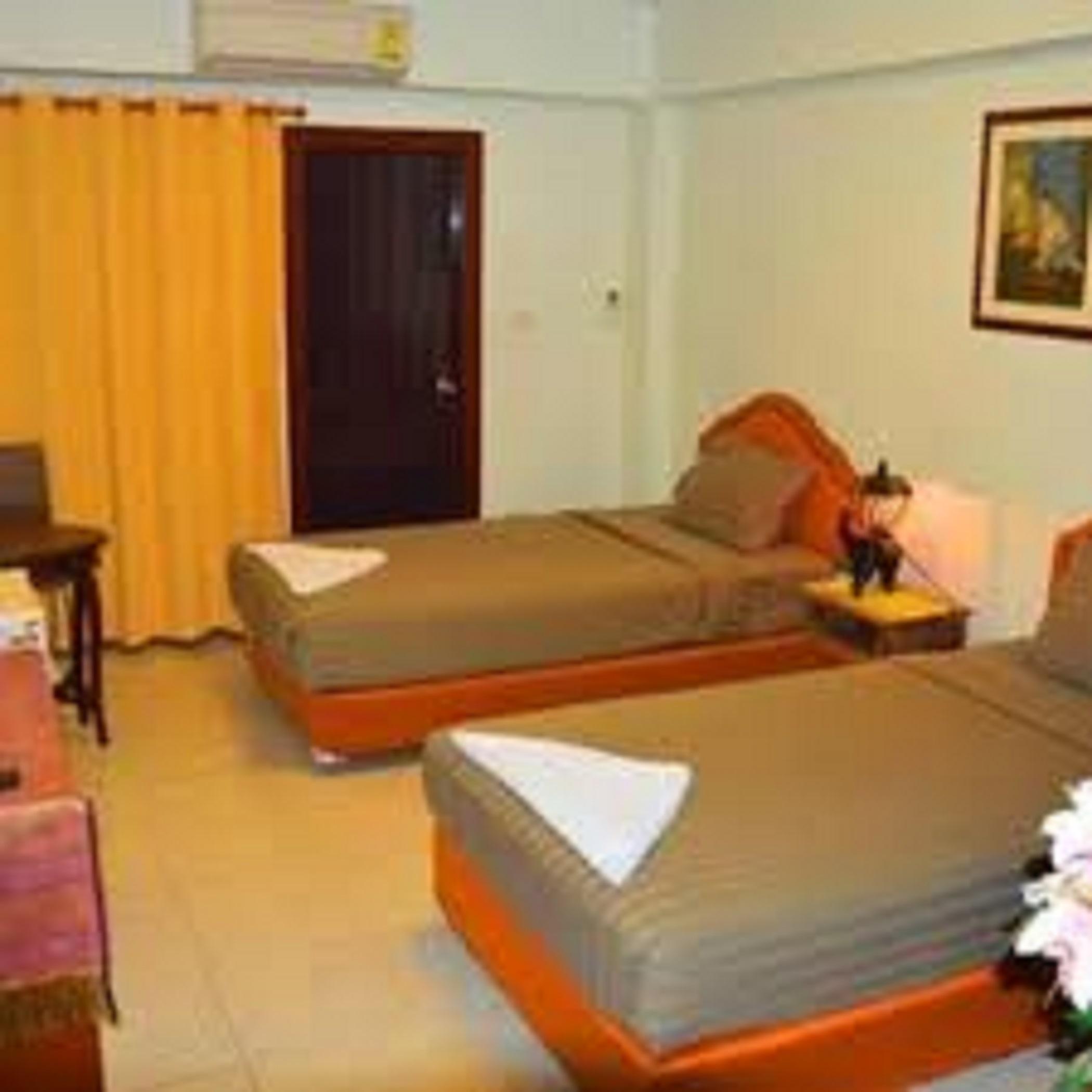 Hotel Silver Gold Garden, Suvarnabhumi Airport