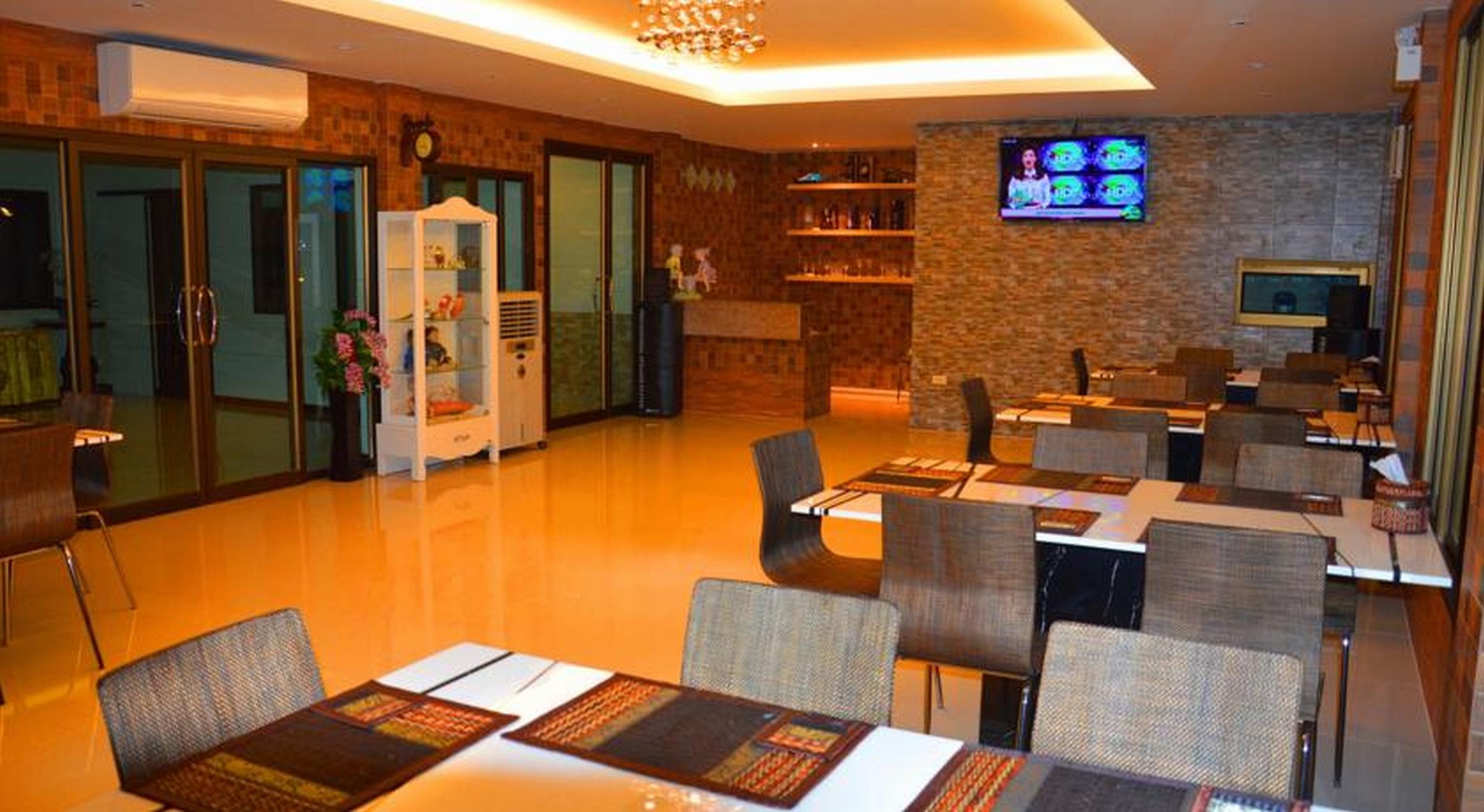 Hotel Silver Gold Garden, Suvarnabhumi Airport 3*