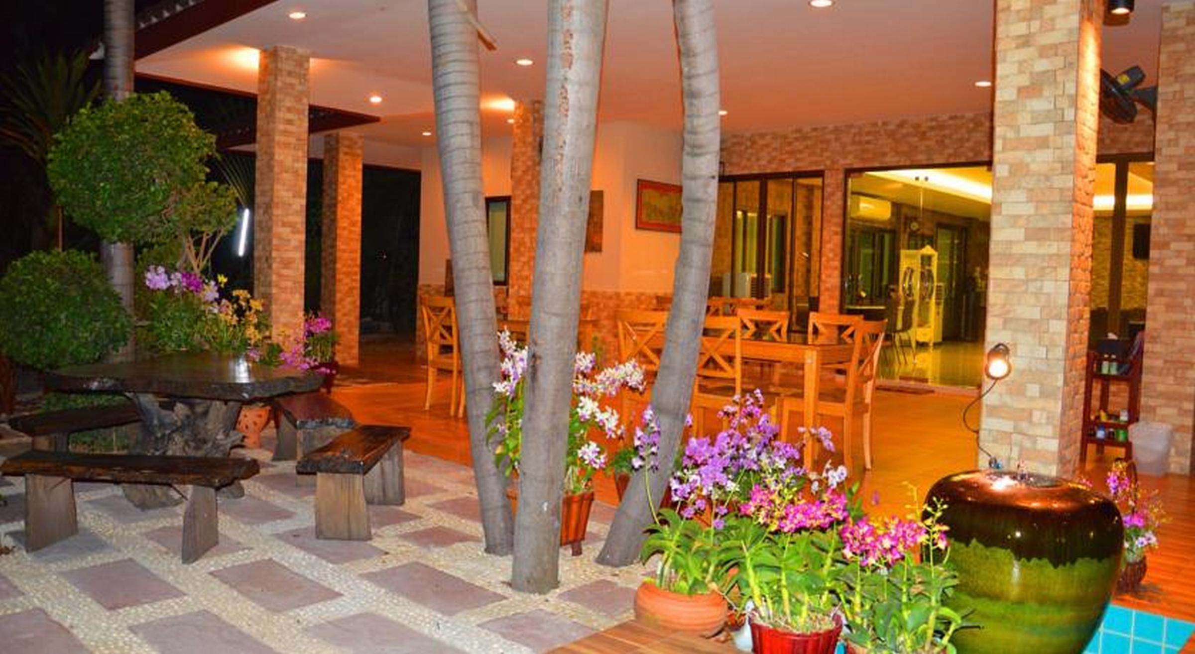 Silver Gold Garden, Suvarnabhumi Airport 3*