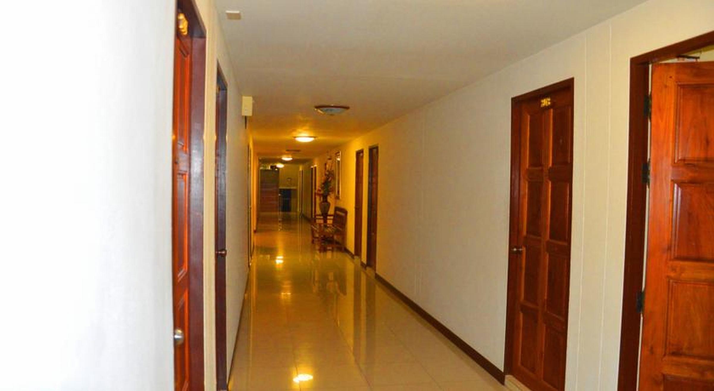 Hotel Silver Gold Garden, Suvarnabhumi Airport