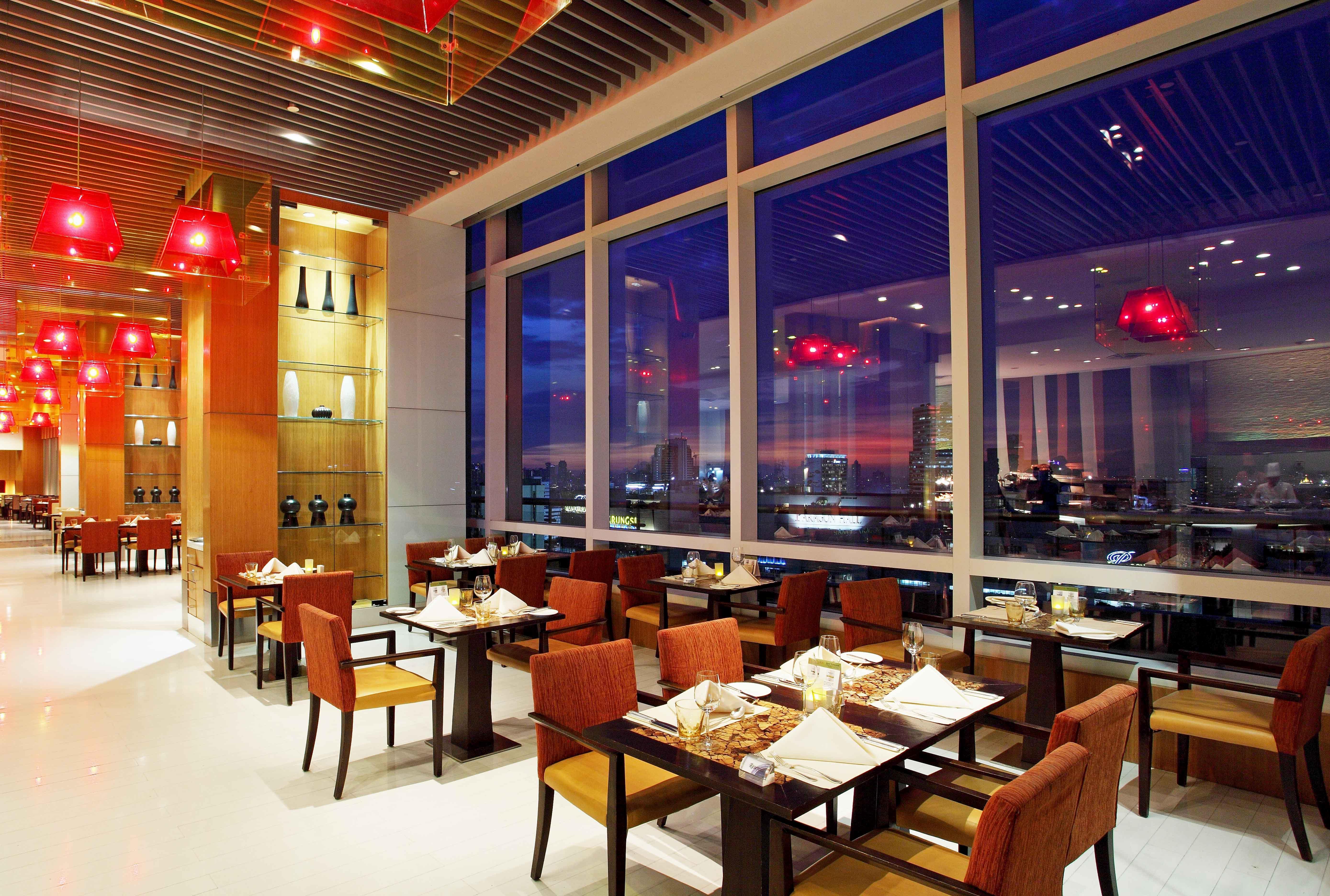 Centara Grand At Centralworld 5*
