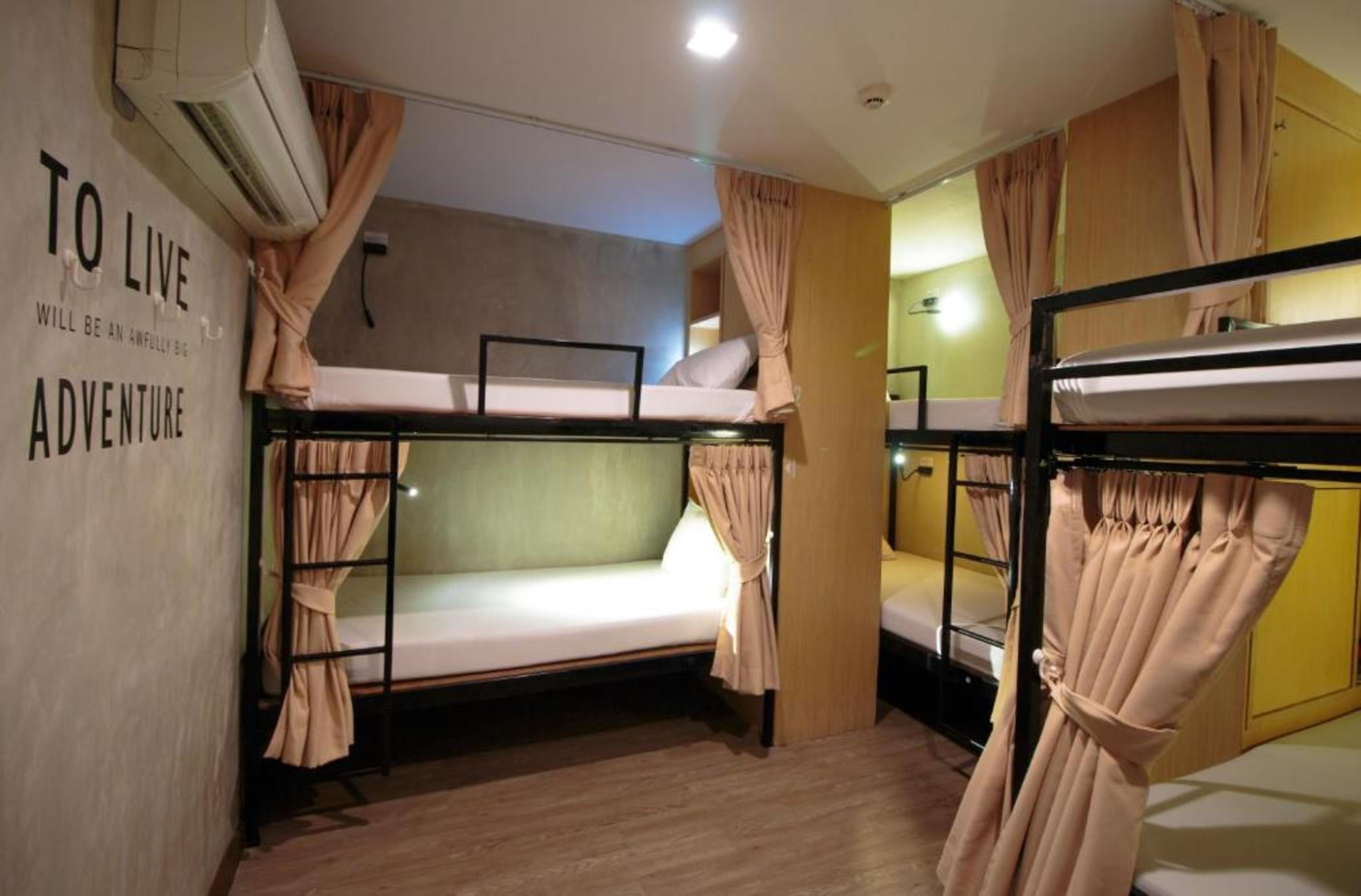 Cazz Hostel *