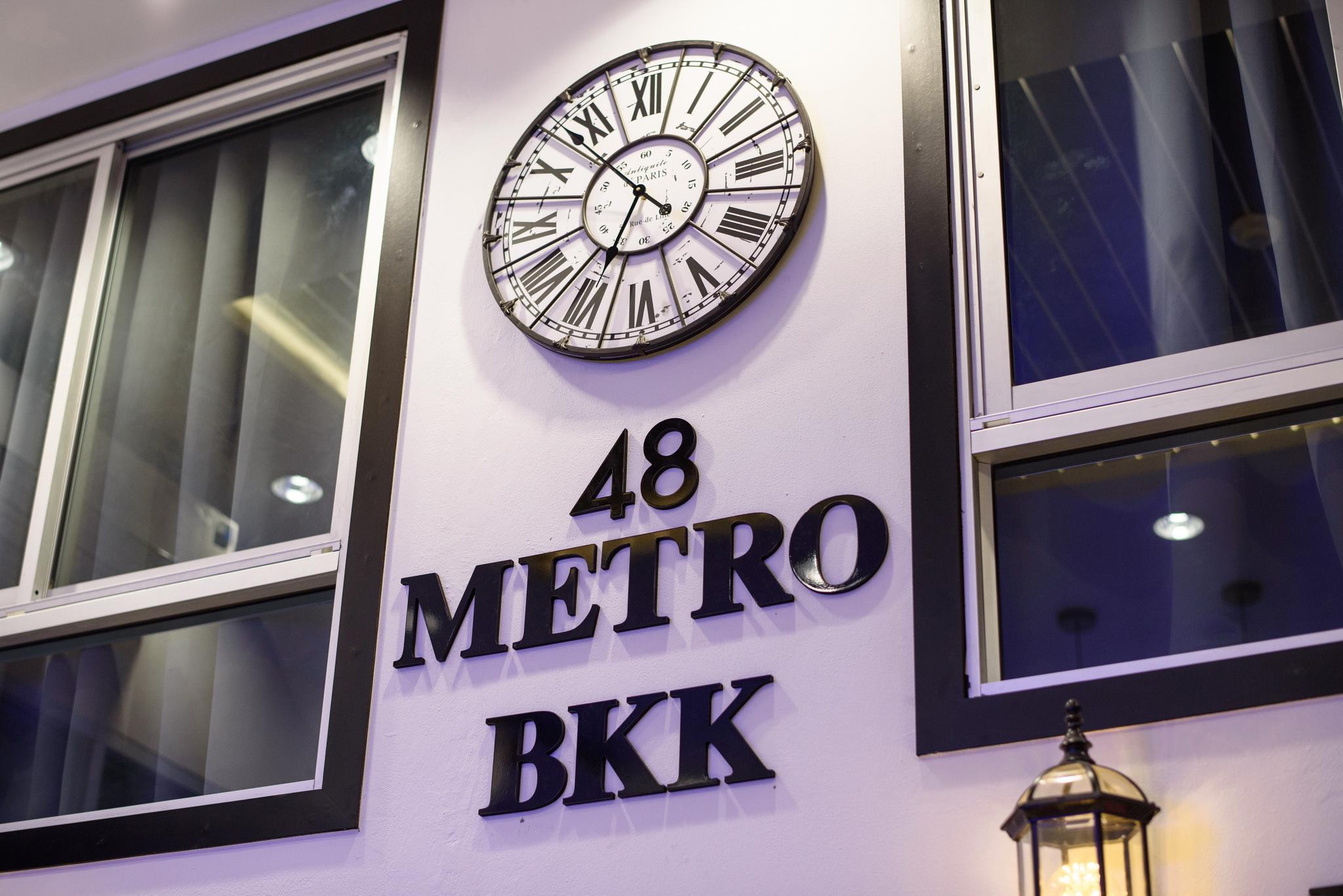 48 Metro 3*