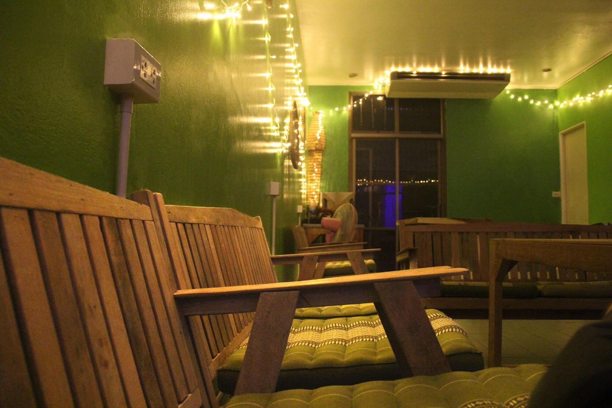 The Twins Hostel 2* Bangkok
