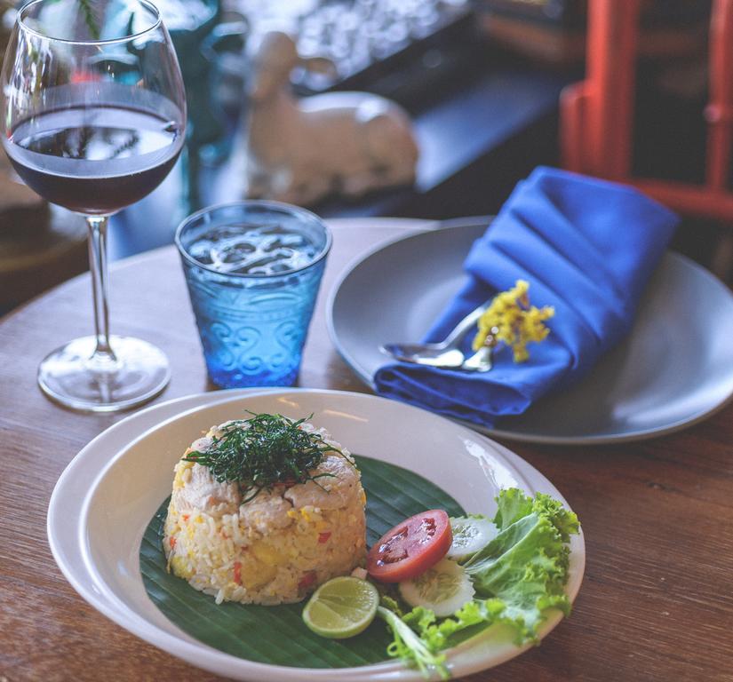 Asrama Glad Bar & Restaurant