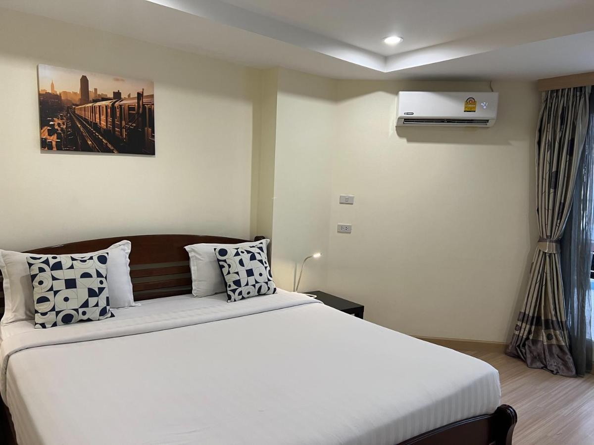 Hotel V Check Sukhumvit 22 3*