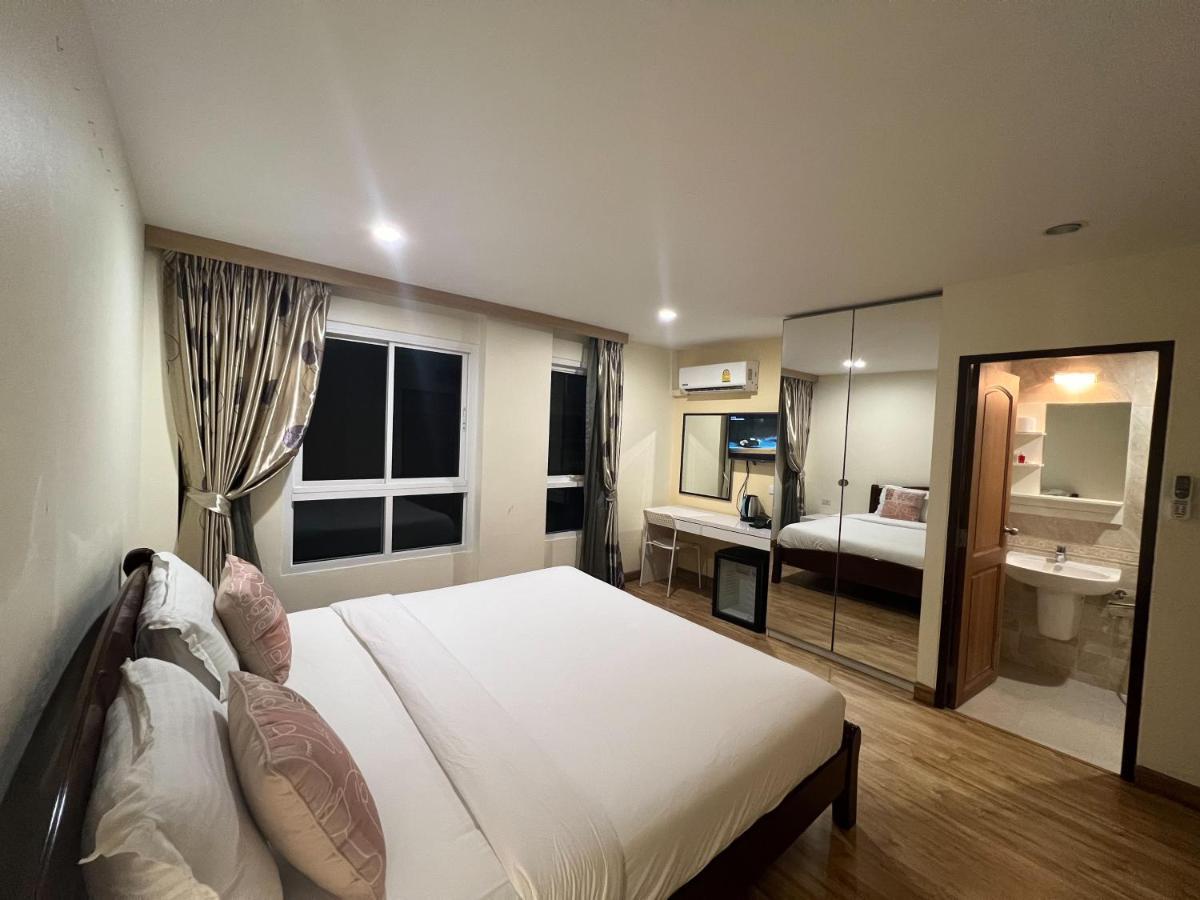 V Check Sukhumvit 22 3* Bangkok