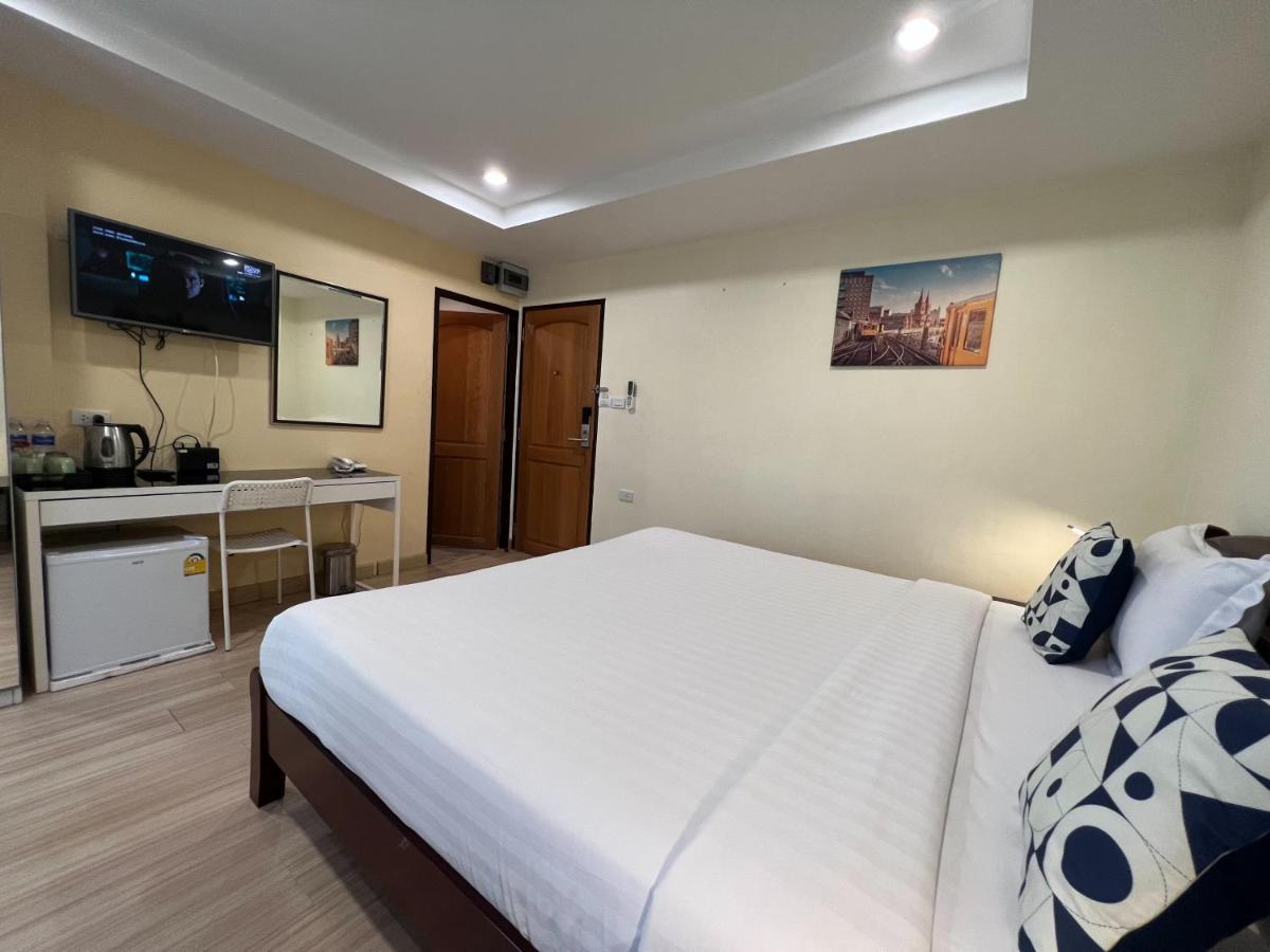 Hotel V Check Sukhumvit 22