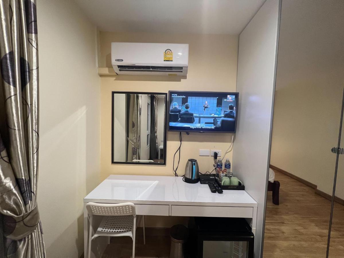 Hotel V Check Sukhumvit 22