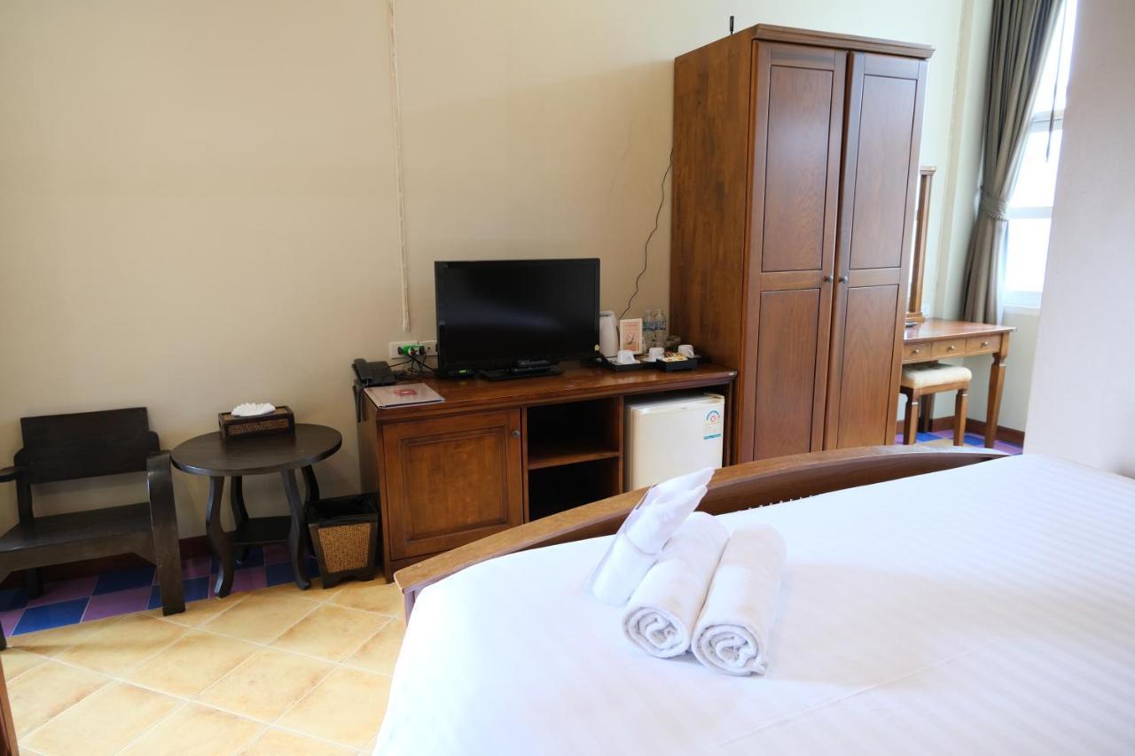 Hotel Feung Nakorn Balcony And Cafe
