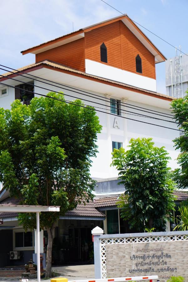 Hostel Grand Airport