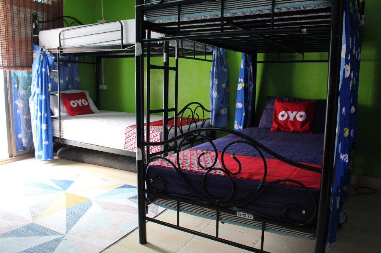 The Twins Hostel 2* Bangkok