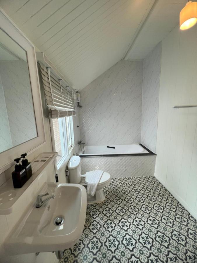 Hotel Roomquest Rim Praya Dinsor Road Banguecoque