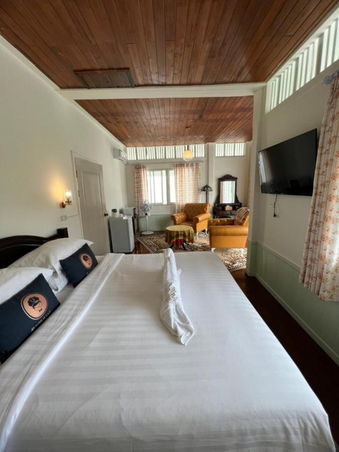 Roomquest Rim Praya Dinsor Road Banguecoque