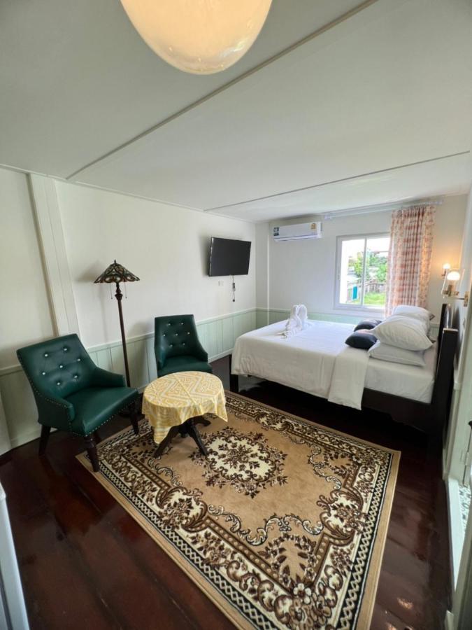 Hotel Roomquest Rim Praya Dinsor Road Banguecoque
