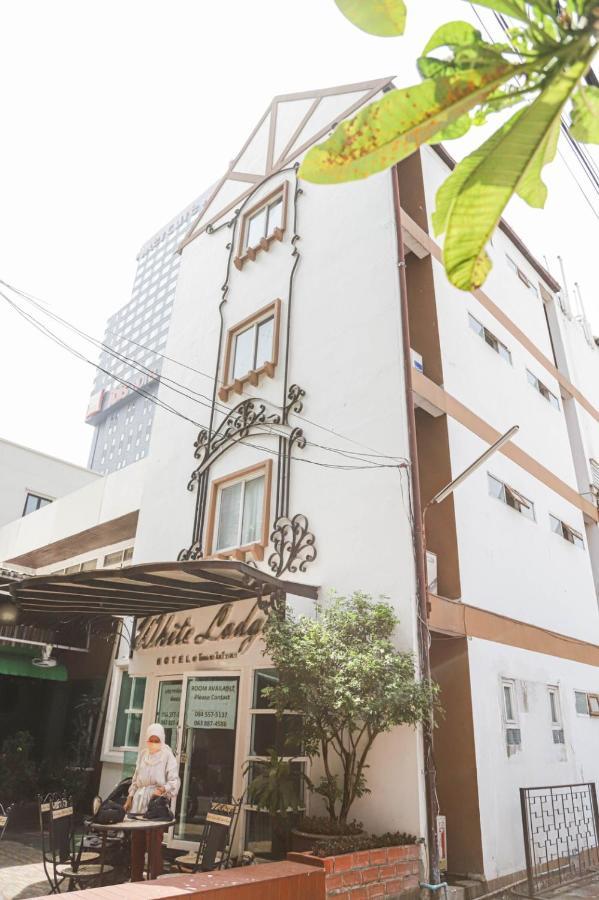 White Hotel 2*