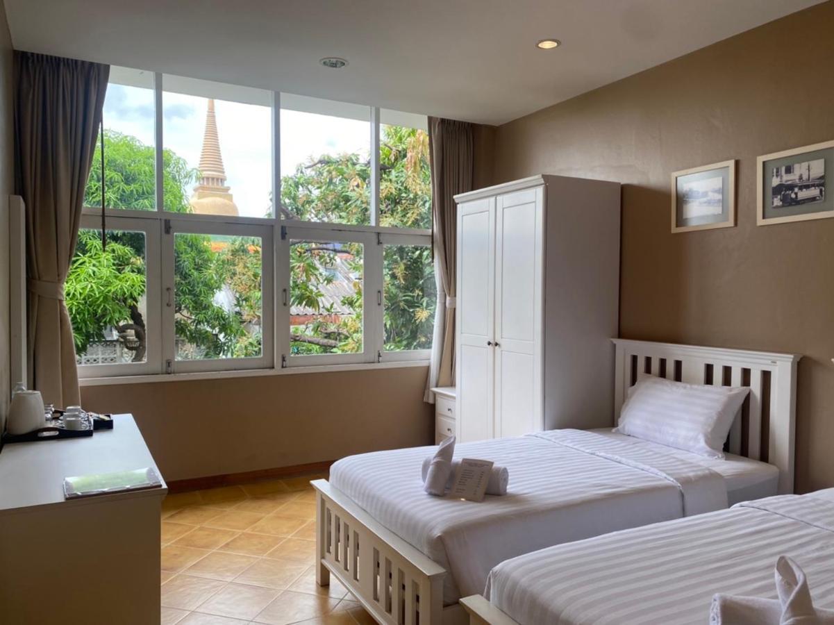 Feung Nakorn Balcony And Cafe Hotel Bangkok