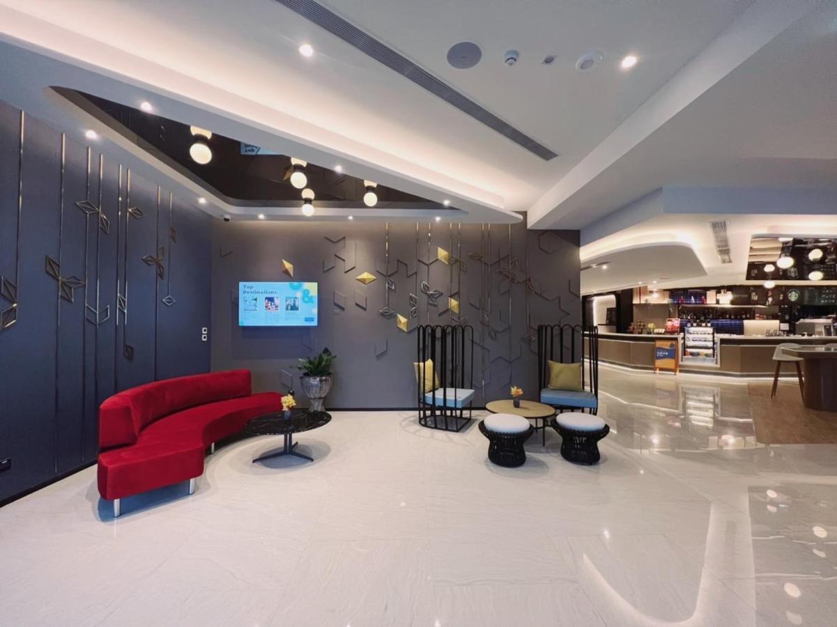 Centara Life Phra Nakhon Hotel