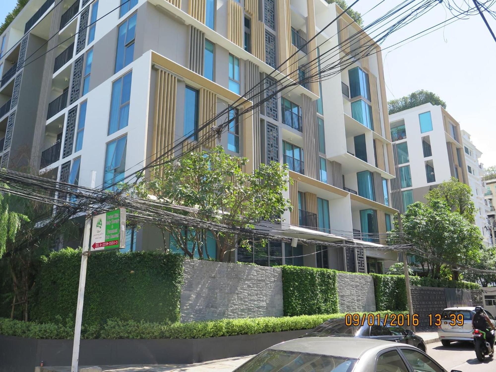 Rumah liburan 5 Stars 1 Bedroomtub Bathshower Downtown Near Emquartier Shopping Mall *