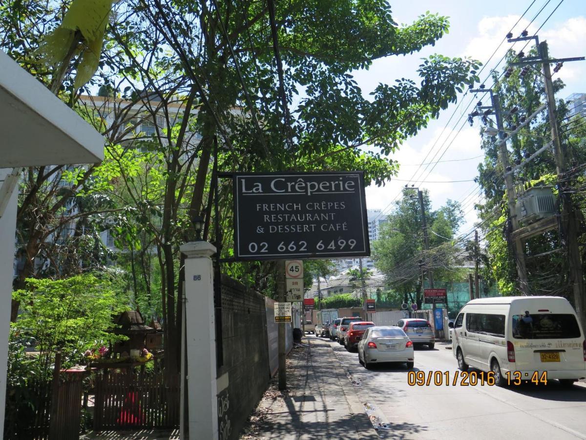 Rumah liburan 5 Stars 1 Bedroomtub Bathshower Downtown Near Emquartier Shopping Mall *