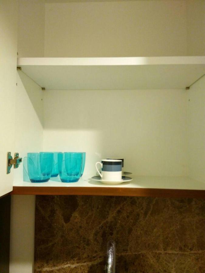 Rumah liburan 5 Stars 1 Bedroomtub Bathshower Downtown Near Emquartier Shopping Mall *