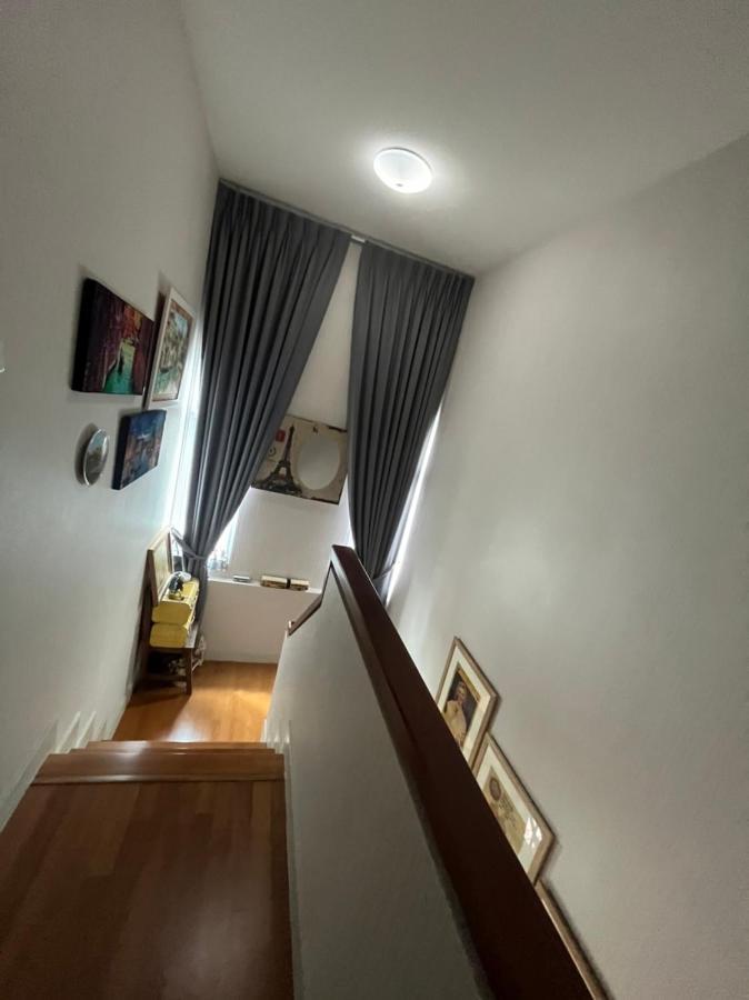 Autta House *