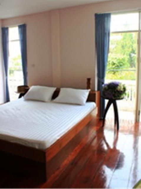 Bed & Breakfast Baan Manusarn