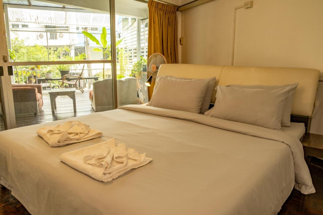 Home16 Sukhumvit16 Hostel