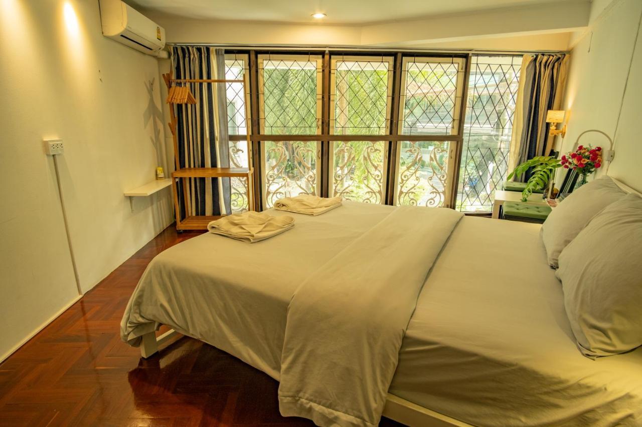 Home16 Sukhumvit16 Hostel